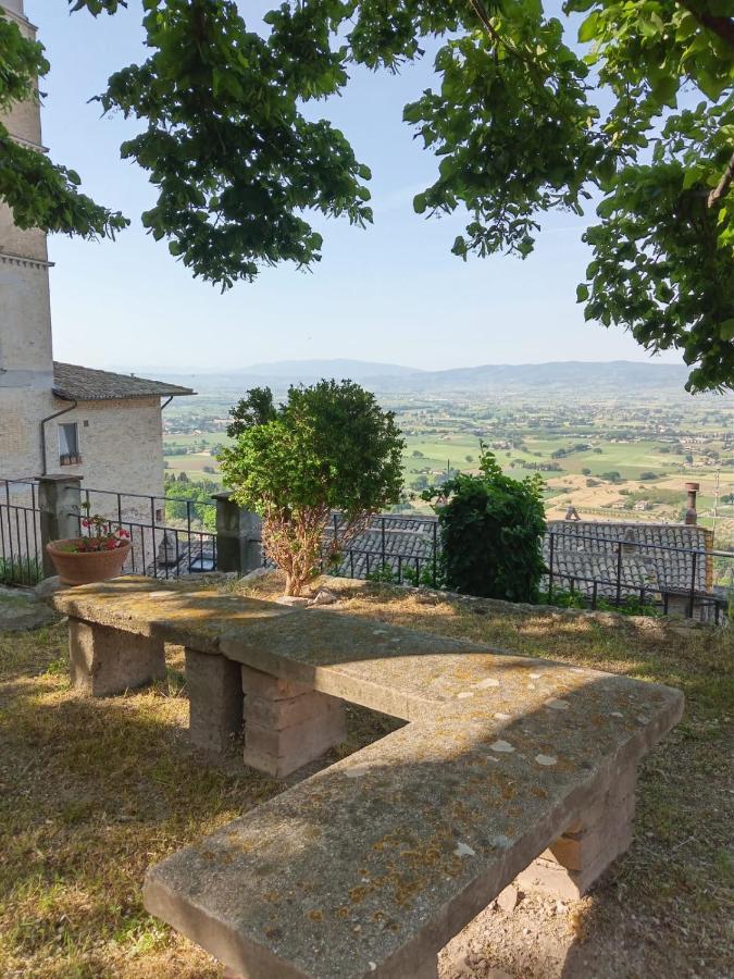 Residenza Messer Pajola Ассизи Экстерьер фото